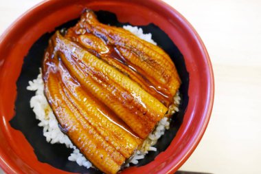 Japonya'da pirinç ızgara yılan balığı.                               