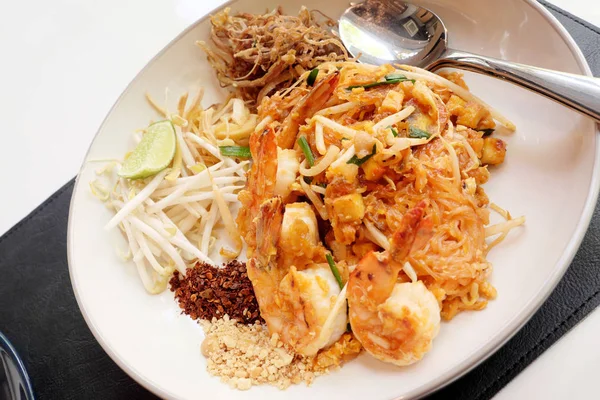 垫泰国鲜虾 — 图库照片