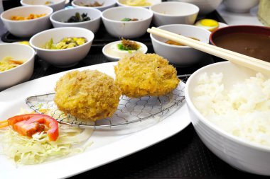 Japon kızarmış domuz eti Set