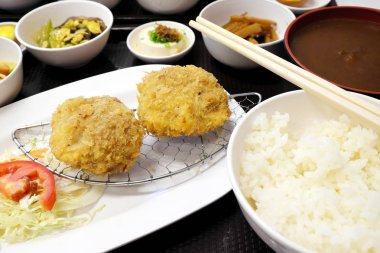 Japon kızarmış domuz eti Set