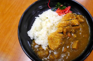 Japonya için domuz eti pilav köri.