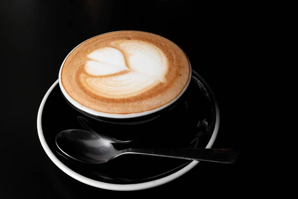 Tasses Café Avec Latte Art Sur Table Noire — Photo