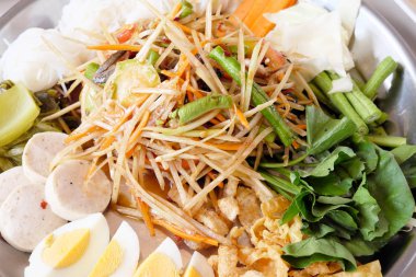 Som Tam plaka sebze ile