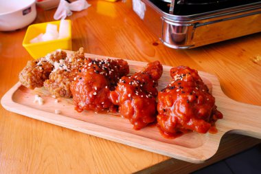 Kızarmış tavuk stili Korece