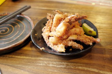 Japon kızarmış kalamar tentacles