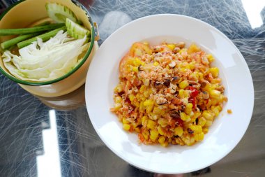 Tayland Baharatlı Mısır salata