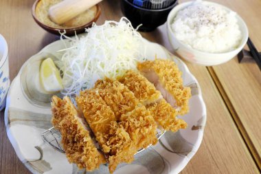 Domuz pirzola Tonkatsu ayarla.