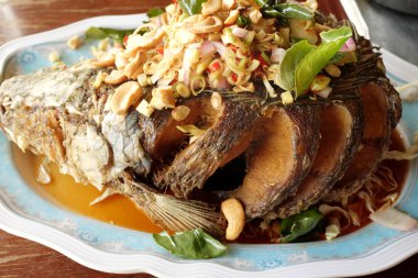 herb ile kızarmış balık