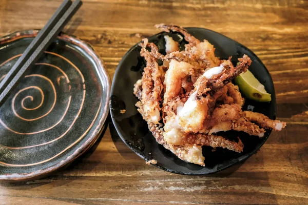 Japon kızarmış kalamar tentacles