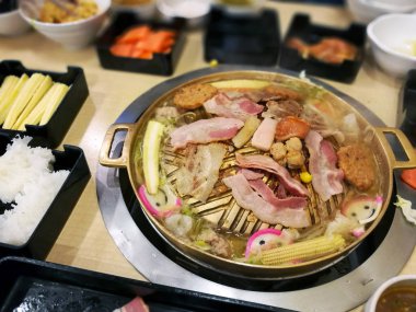 Lezzetli Asya domuz eti ızgara 