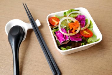 lezzetli Japonca karışık salata