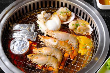 Korece tarzı ızgara deniz ürünleri