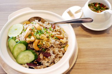 Domuz eti pirinç zeytin Çince