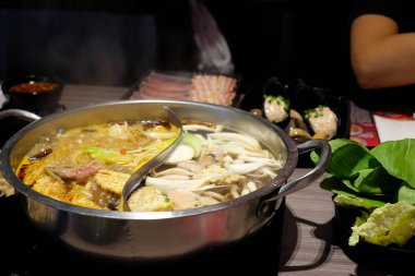 Çin güveç, görünümü kadar yakın