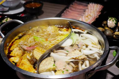 Çin güveç, görünümü kadar yakın