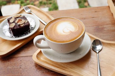 Latte Kahve sanat ahşap masa