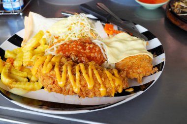 Jambon ve peynir rulo kızarmış