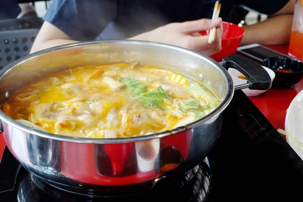 Delizioso Asiatico Caldo Pot — Foto Stock