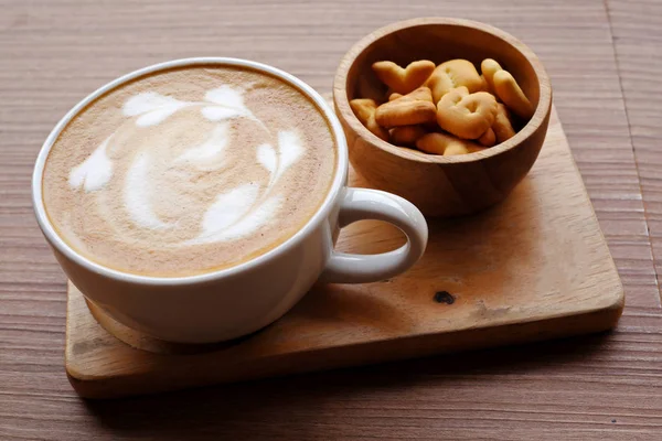 Heißer Kaffee Auf Einem Holztisch — Stockfoto