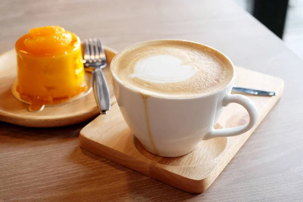 Heißer Kaffee Mit Desserts — Stockfoto