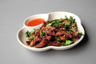 Kızarmış domuz Güney Afrika'da bir kabile kireç yaprakları