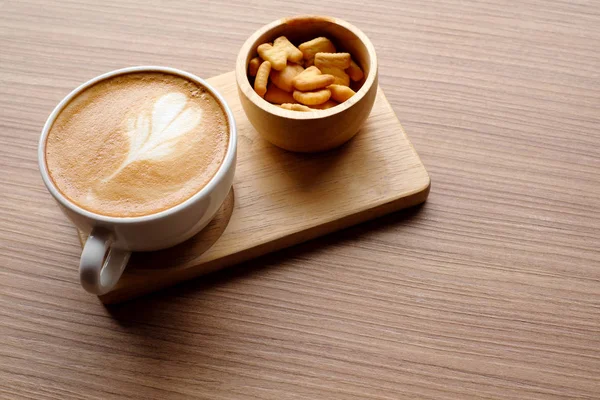 Kaffee Weißer Tasse Auf Holztisch — Stockfoto