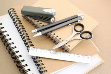 Ofis Kırtasiye görünümü tablo kadar kapatın