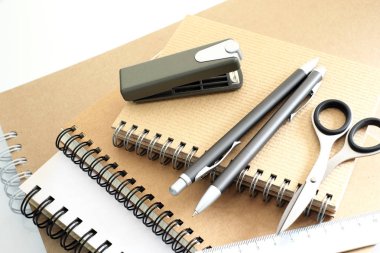 Ofis Kırtasiye görünümü tablo kadar kapatın