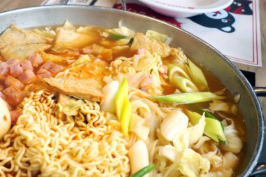 Kore güveç, görünümü kadar yakın