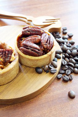 Karışık kuruyemiş ile lezzetli tart