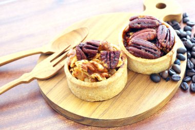 Karışık kuruyemiş ile lezzetli tart