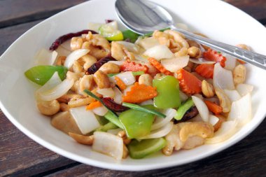 Fried chicken kaju fıstığı ve Tayland ile.