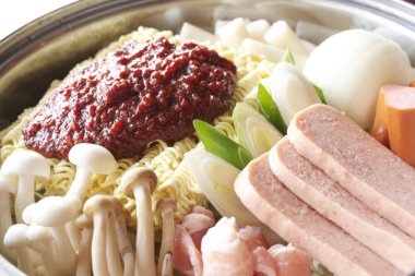 Sebze ile lezzetli Kore güveç