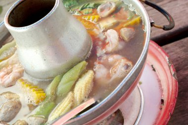 Karides baharatlı karışık sebze çorbası