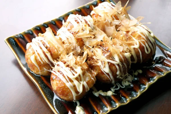 おいしいたこ焼きたこ 伝統的な日本食 — ストック写真