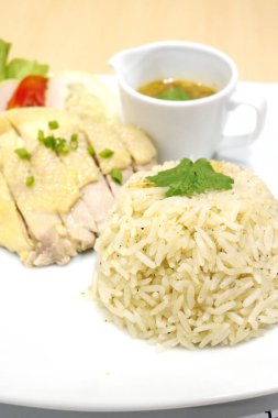 Buhar tavuk pilav ile