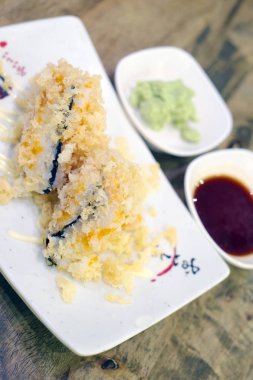 Lezzetli suşi, geleneksel Japon yemekleri