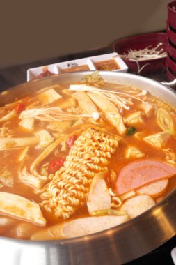 Sebze ile lezzetli Kore güveç