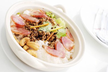 Domuz eti pirinç zeytin Çince