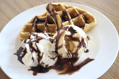 Lezzetli waffle ve dondurma