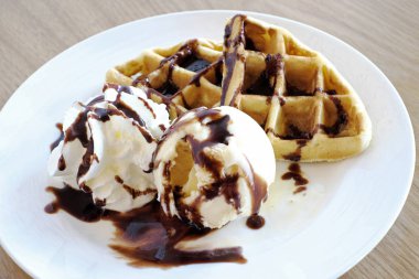 Lezzetli waffle ve dondurma