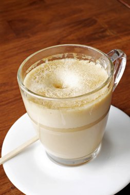 Cam fincan sıcak kahve