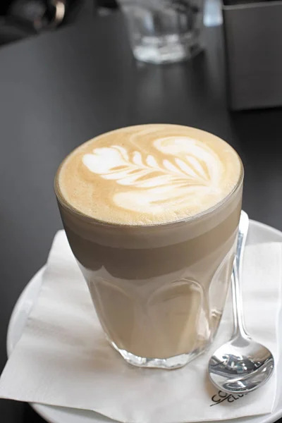 Vista Cerca Del Café Con Leche Caliente — Foto de Stock