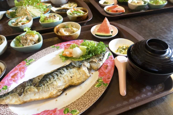 Japonez Set Masă Sare Grătar Saba Pește — Fotografie, imagine de stoc