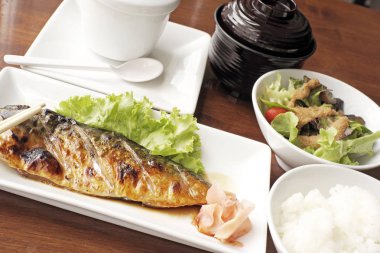 Soslu Izgara Saba balık 