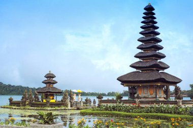 Ulun danu temple in Bali clipart