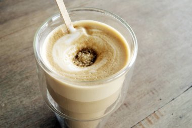 Sıcak Latte Kahve yakın kadar