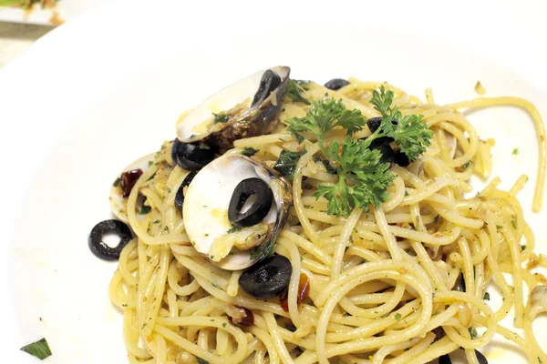 Spaghetti Clams White Background — Stock Photo, Image