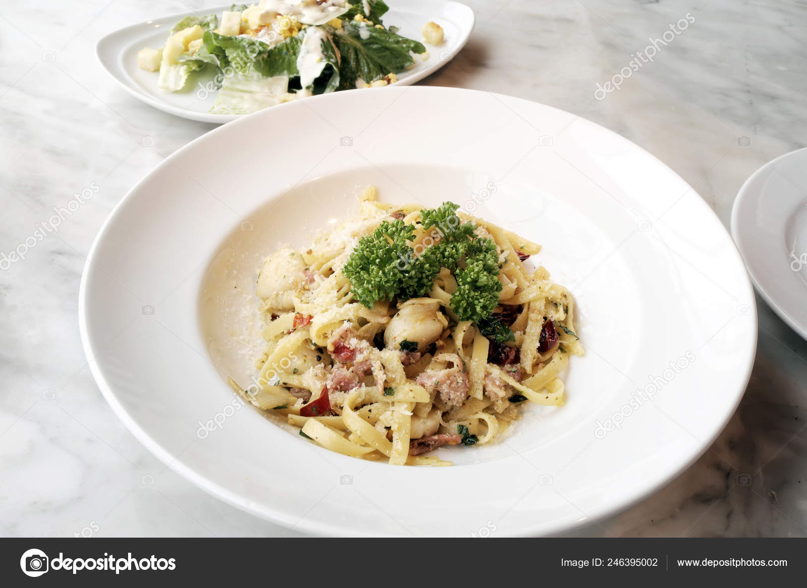 Spaghetti Spicy Scallop Stock Photo by ©yaii1254 246395002