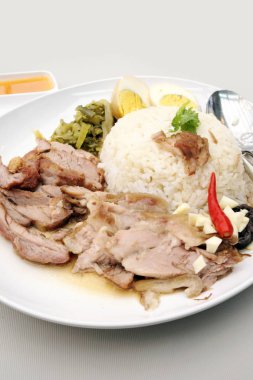 pilavlı domuz eti güveç